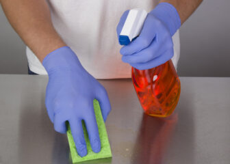 Everfit blue nitrile gloves with green sponge and sprayer